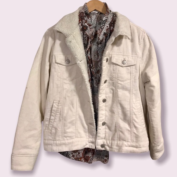 🌟SALE 2/$10.00‼️ Max Coco Women’s Paisley Sleeveless Button Up Blouse Size S - Picture 7 of 7